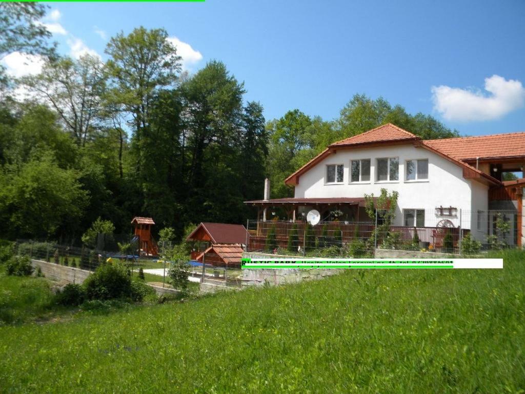 YOYO Zurli Park Hotel Resita Buitenkant foto